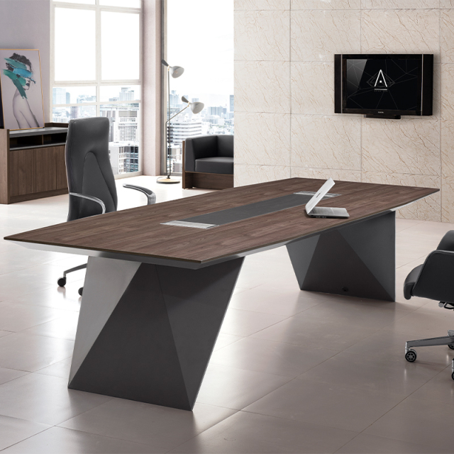 طاولة مؤتمرات معاصرة بأرجل مائلة