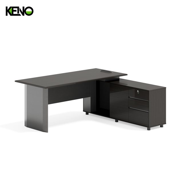 Conception de configuration moderne de table de bureau