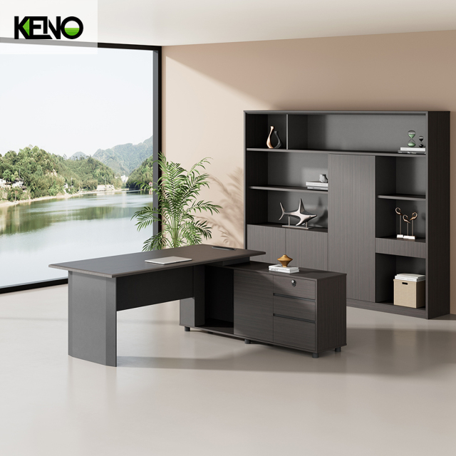 Conception de configuration moderne de table de bureau