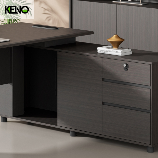 Conception de configuration moderne de table de bureau