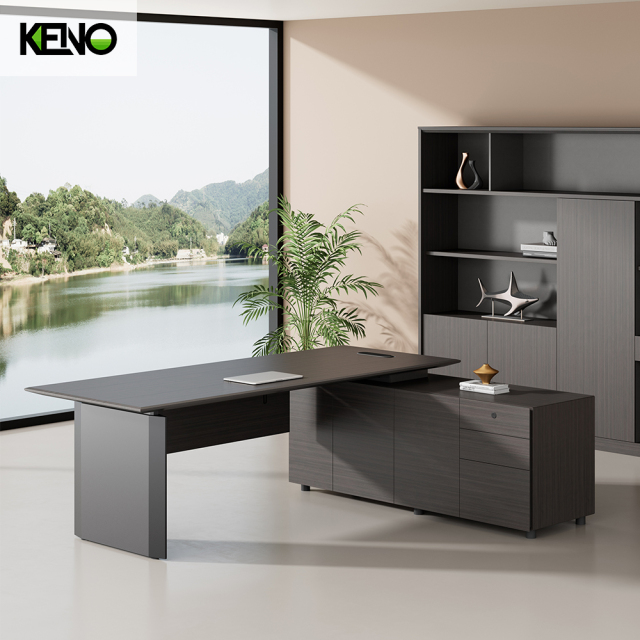 Ensemble table et chaises de bureau