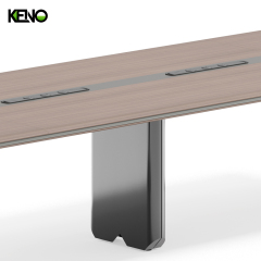 模块化大型木制会议室，3米桌椅，可容纳10人，带电源插座