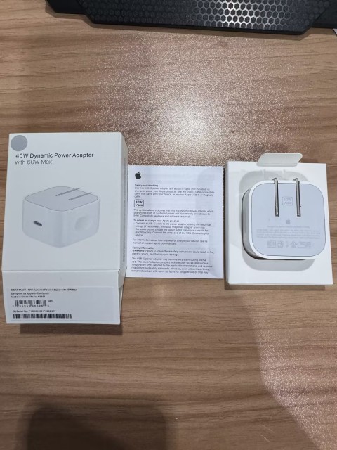 USB-C 40W Dynamic Power Adapter with 60W Max EU US Version