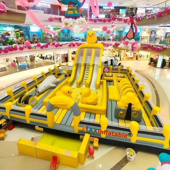 Commercial  Giant Yellow Duck Themed Inflatable Obstacle Course Park