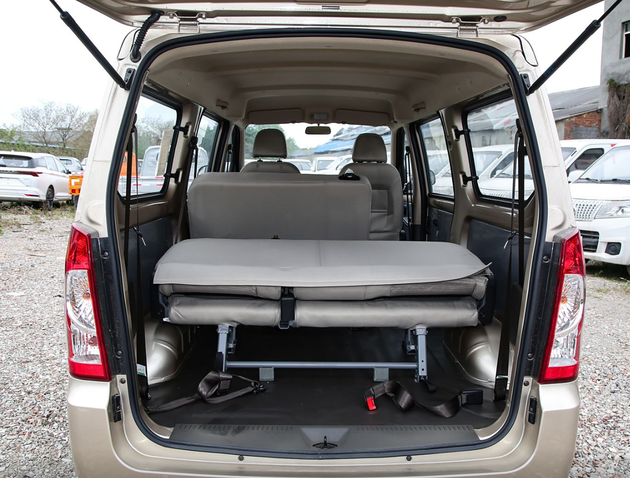 Wuling Rongguang S 1.5L/1.2L Displacement 2/5/7 Seats Closed-window Gas Vans or Window Gas Vans 4135*1625*1870mm 5 doors 5 MT