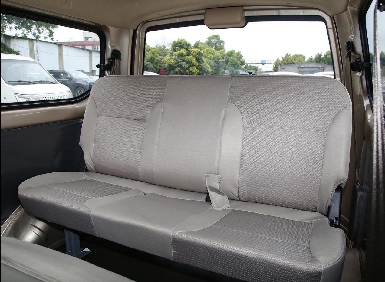 Wuling Rongguang S 1.5L/1.2L Displacement 2/5/7 Seats Closed-window Gas Vans or Window Gas Vans 4135*1625*1870mm 5 doors 5 MT