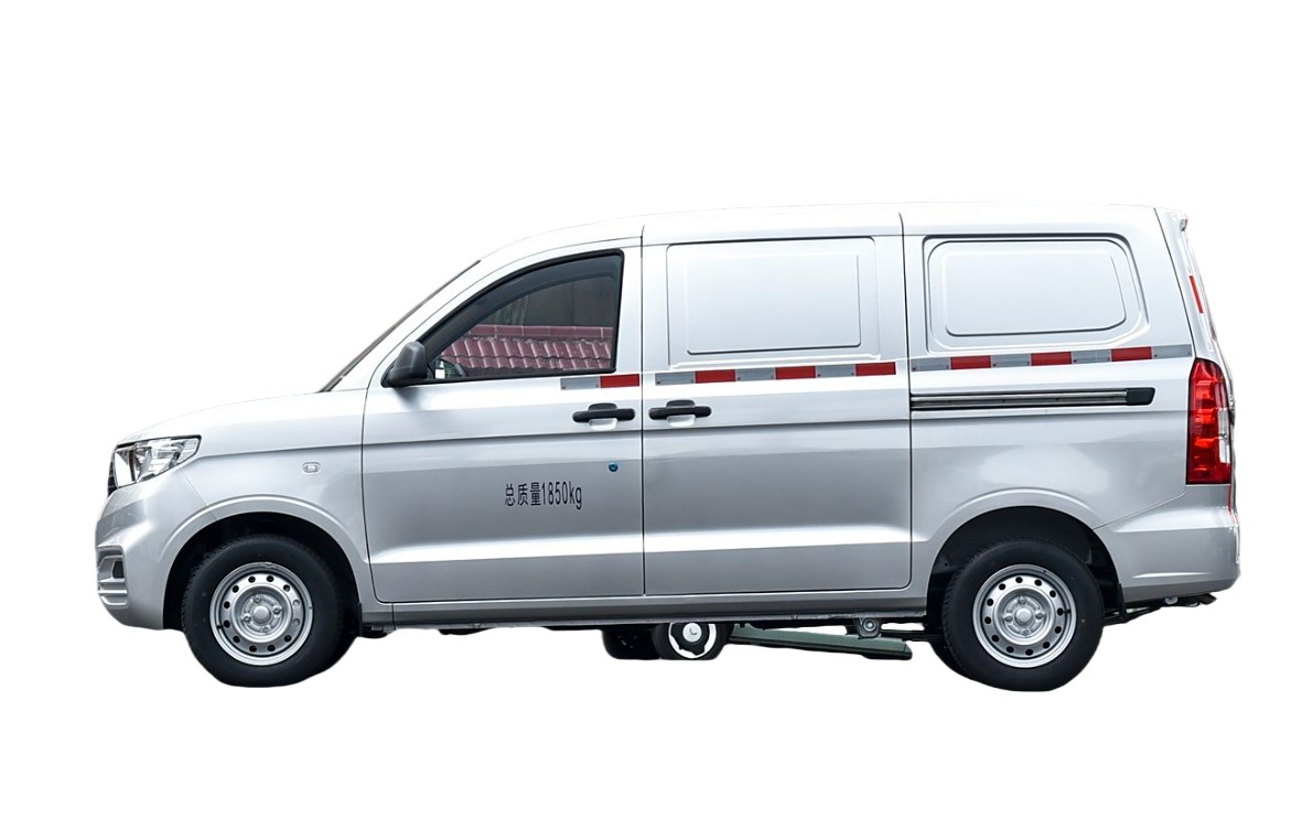 Wuling Auto Hongguang V 5MT 1.2L or 1.5L Gas Van Window Gas Van or Window-Close Gas Van