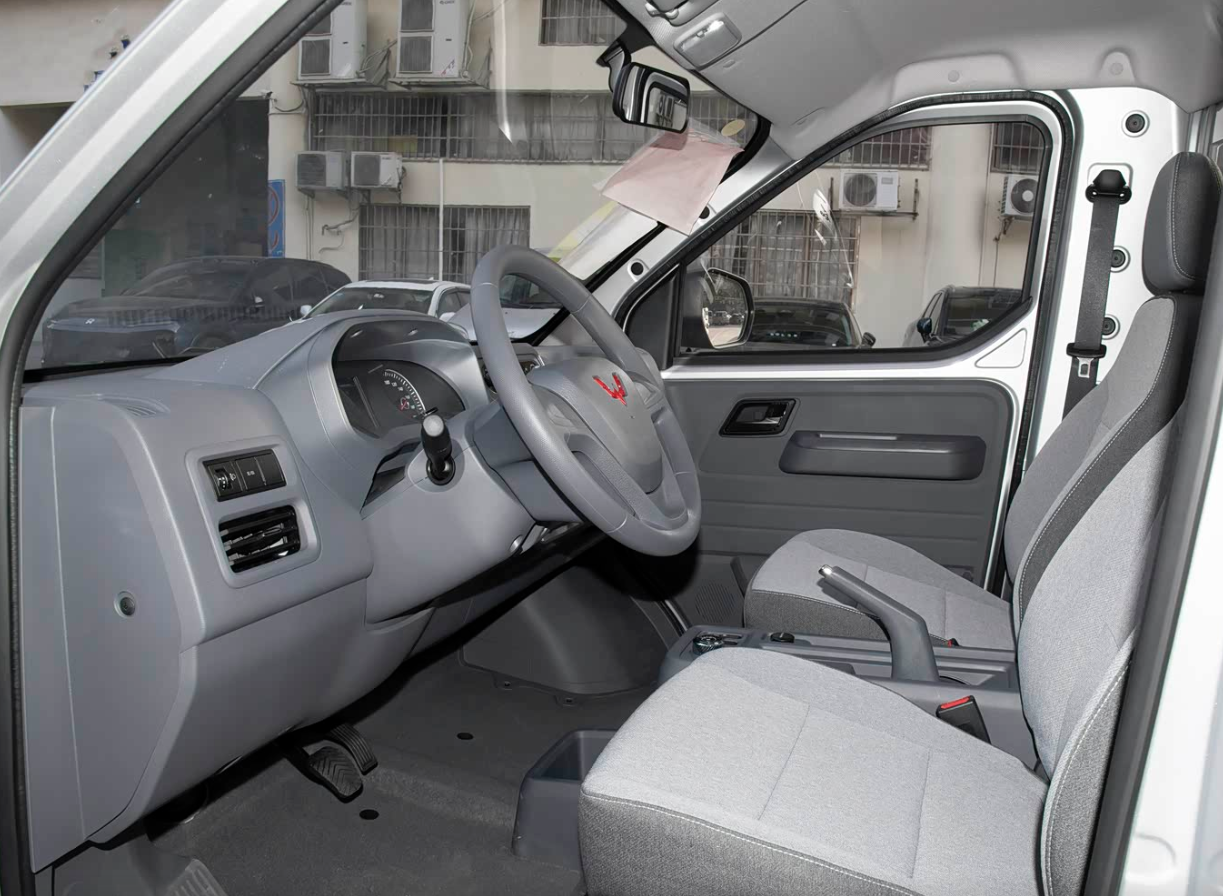 wuling Auto Yangguang electric truck single line 2 seats flatbed truck 260km