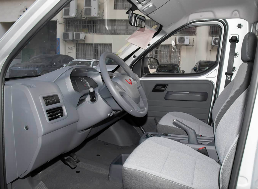 wuling Auto Yangguang electric truck single line 2 seats flatbed truck 260km