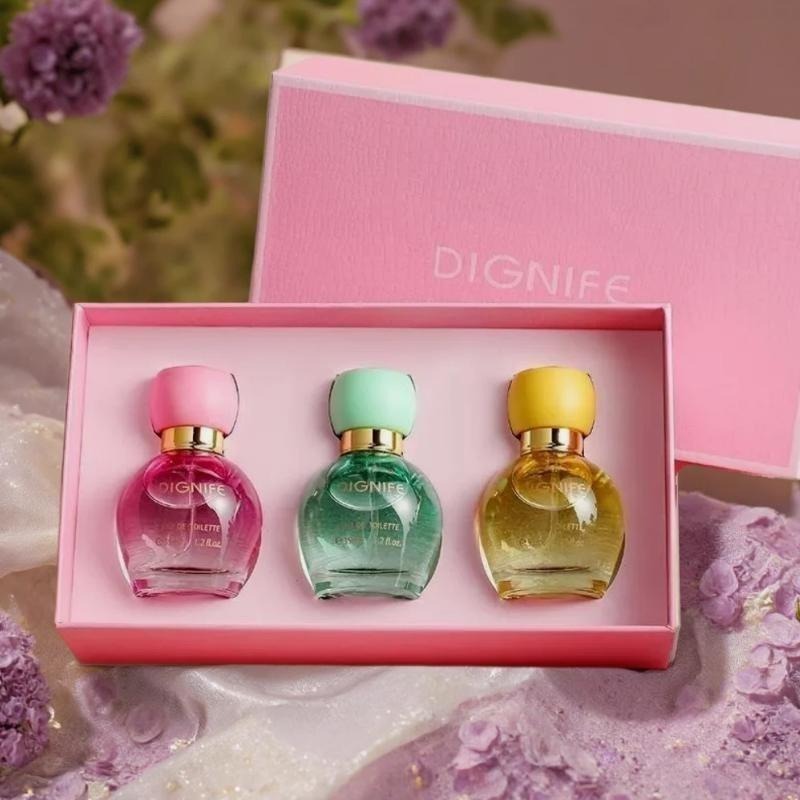 Elegant Daily Perfume: A Gentle Fusion of Iris, Jasmine & Strawberry – A Timeless Scent of Grace and Freshness