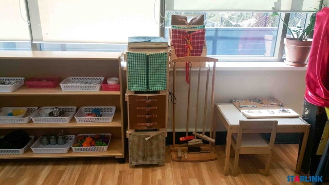 Montessori Materials Wood Toy Clothing Box Dressing Frame for Kids Education