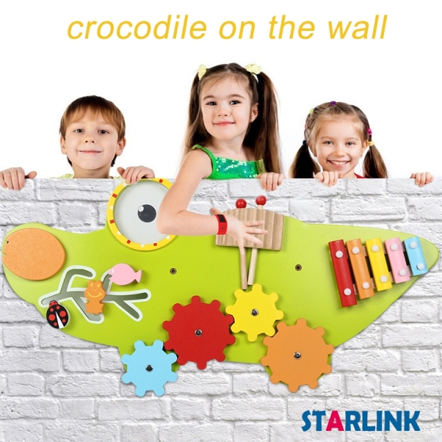 Early educational play set funny wall game wooden toy crocodile kids toy