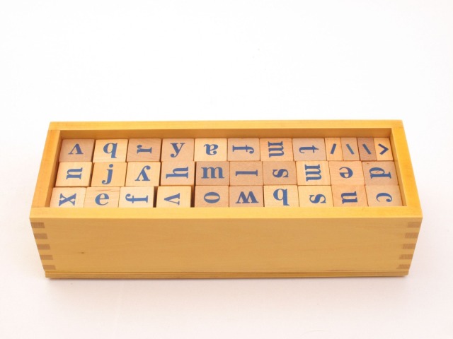 Montessori Early Childhood Educational Materials Alphabet Dice with Box Montessori Toys