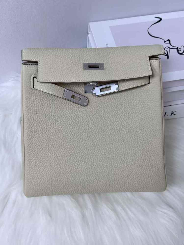 Kelly ado backpack