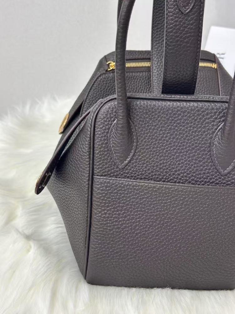 Lindy26 Tc leather, hand-sewn wax thread, all-steel hardware, sheepskin lining, ready stock