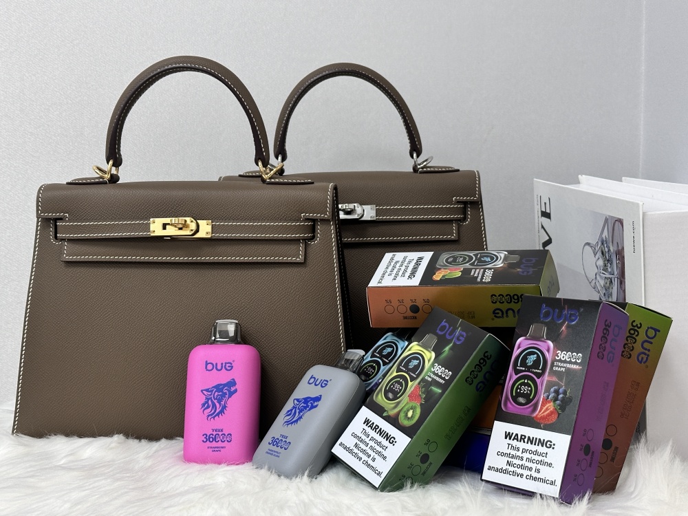 Lindy26 Tc leather, hand-sewn wax thread, all-steel hardware, sheepskin lining, ready stock