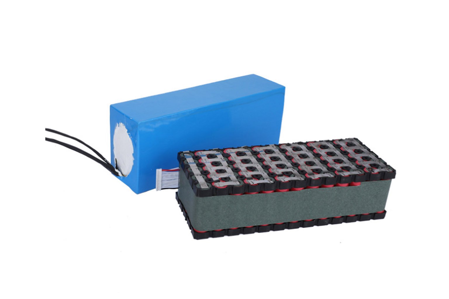 Lithium battery in series and in parallel showing higher pack current and energy compared with a single lithium cell