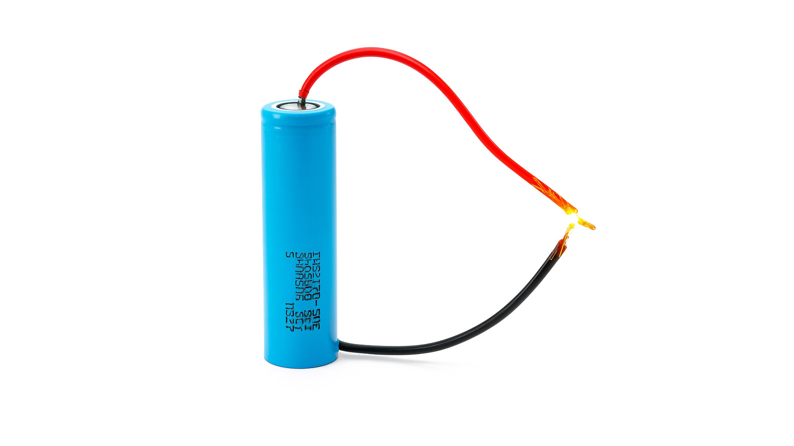 Lithium battery short circuit current compared with 12V lead-acid battery and 9V battery, all producing dangerous DC fault current