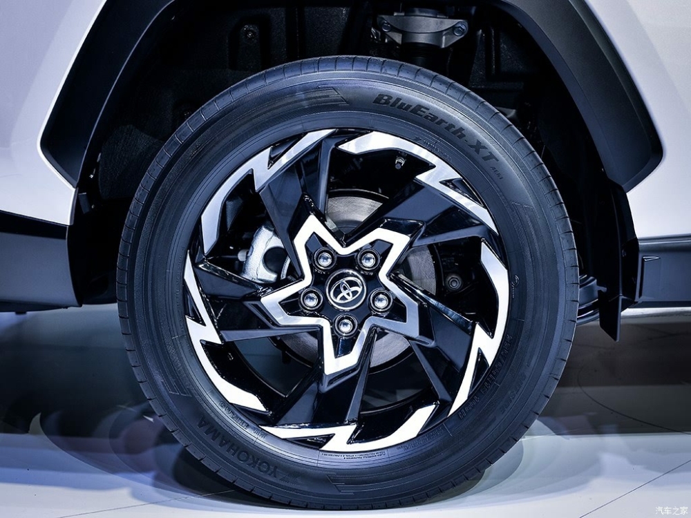 Toyota Wildlander (RAV4) 2.0L FWD Urban Edition SUV Petrol/Gas Fuel Light Interior Rear Camera Naturally Aspirated Engine FWD