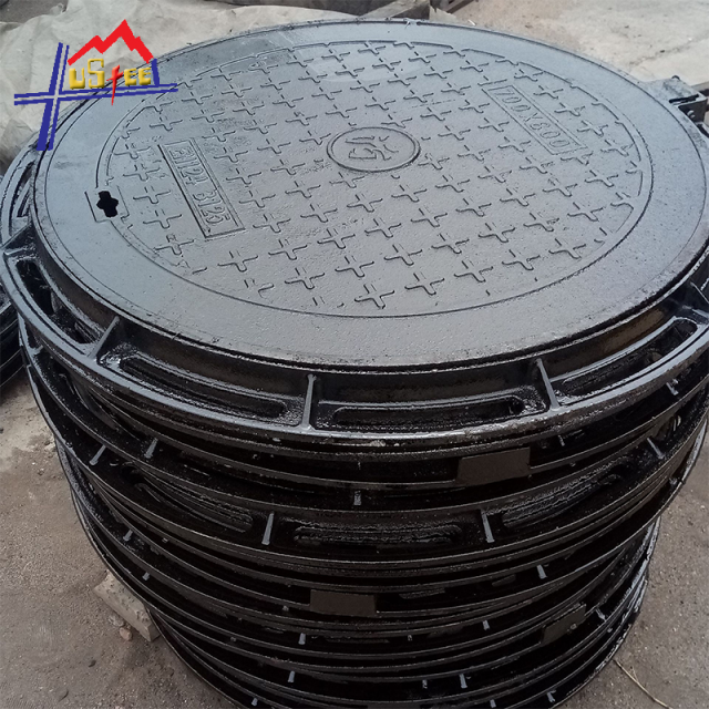 Cast iron manhole cover