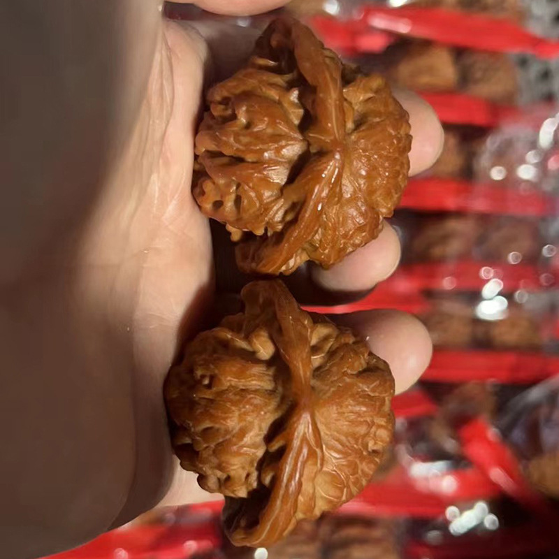 Wenwan walnut Panshan Gongzi hat currency pair original color machine brush stall live broadcast welfare hand-held pieces direct from the place of origin