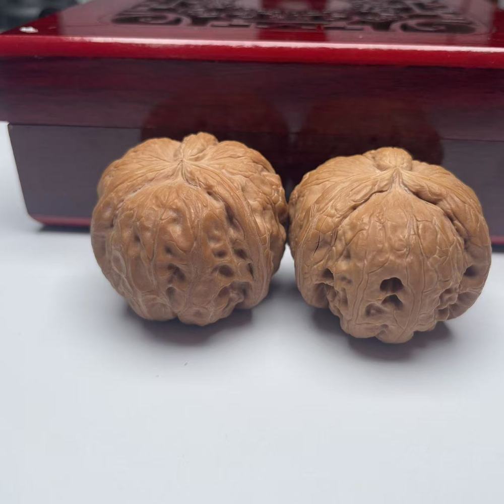 Pinggu Yuanbao Triple Ridge Wenwan Walnut   Natural Hand Therapy Collectible Grade