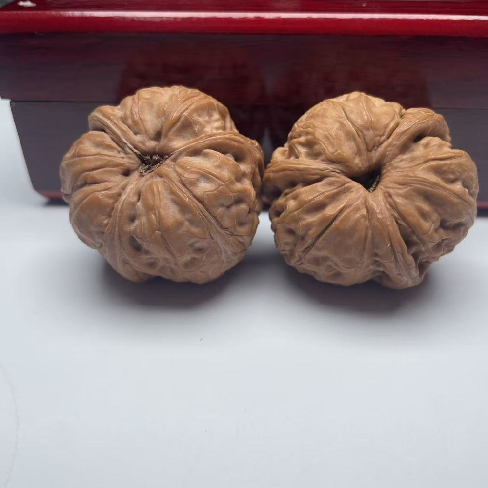 Pinggu Yuanbao Triple Ridge Wenwan Walnut   Natural Hand Therapy Collectible Grade