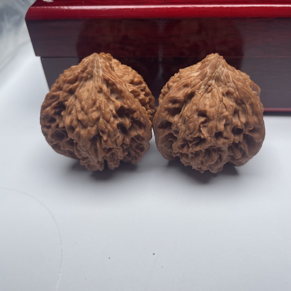 Premium Starry Sky Triangular Wenwan Walnut Pair | Hand-Polished Collectible