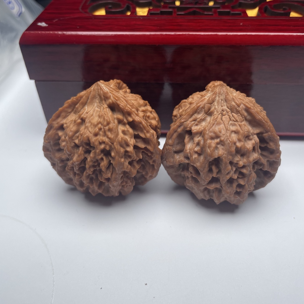 Premium Starry Sky Triangular Wenwan Walnut Pair | Hand-Polished Collectible