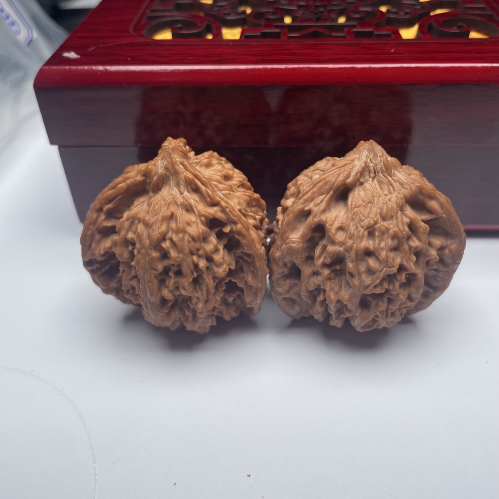 Premium Starry Sky Triangular Wenwan Walnut Pair | Hand-Polished Collectible