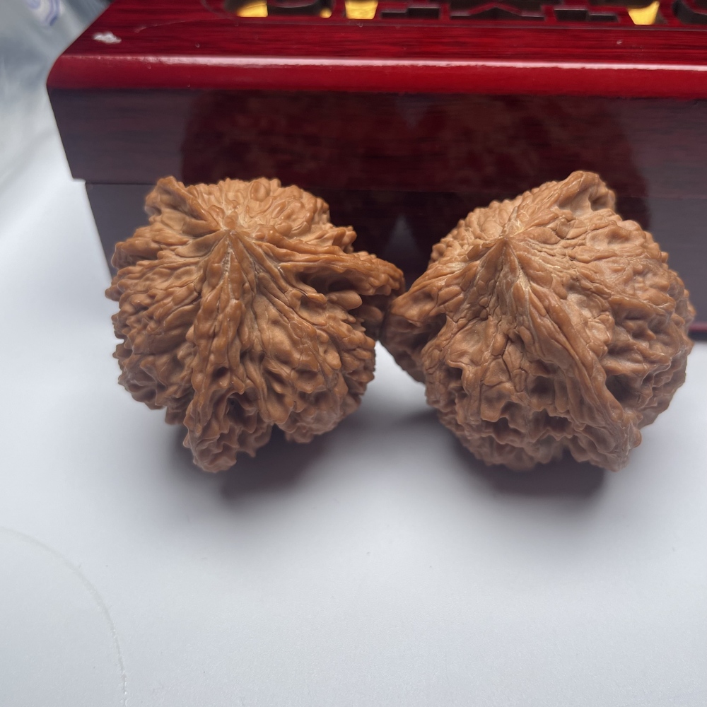 Premium Starry Sky Triangular Wenwan Walnut Pair | Hand-Polished Collectible