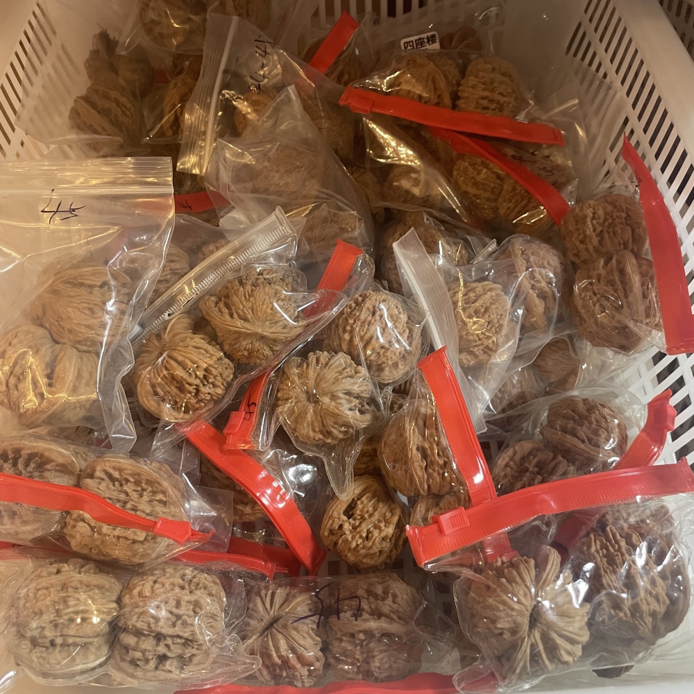 White Lion Head, Nanjiangshi Lion Head, Sizuolou Lion Head Wenwan Walnuts, 3 Pairs for $100, Natural Taihang Mountain Collection Grade Hand Play Pieces