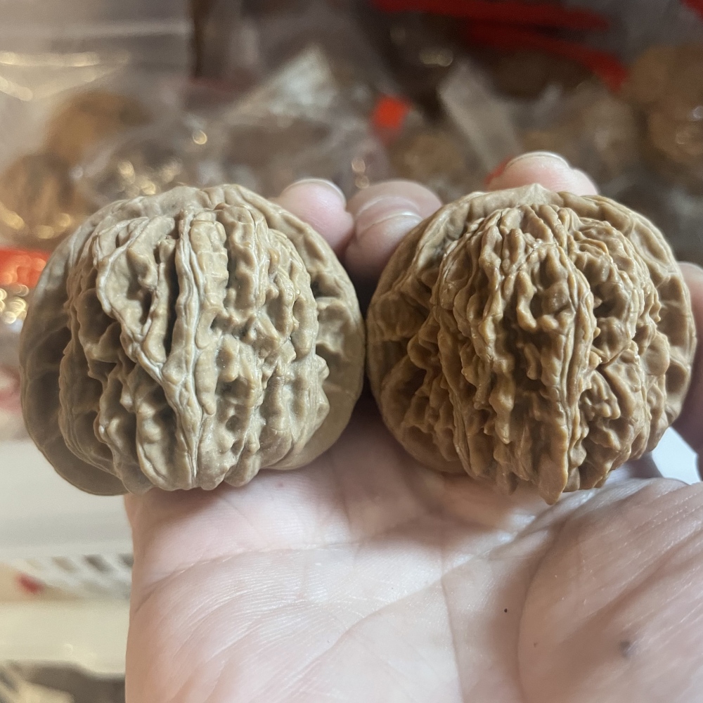 White Lion Head, Nanjiangshi Lion Head, Sizuolou Lion Head Wenwan Walnuts, 3 Pairs for $100, Natural Taihang Mountain Collection Grade Hand Play Pieces