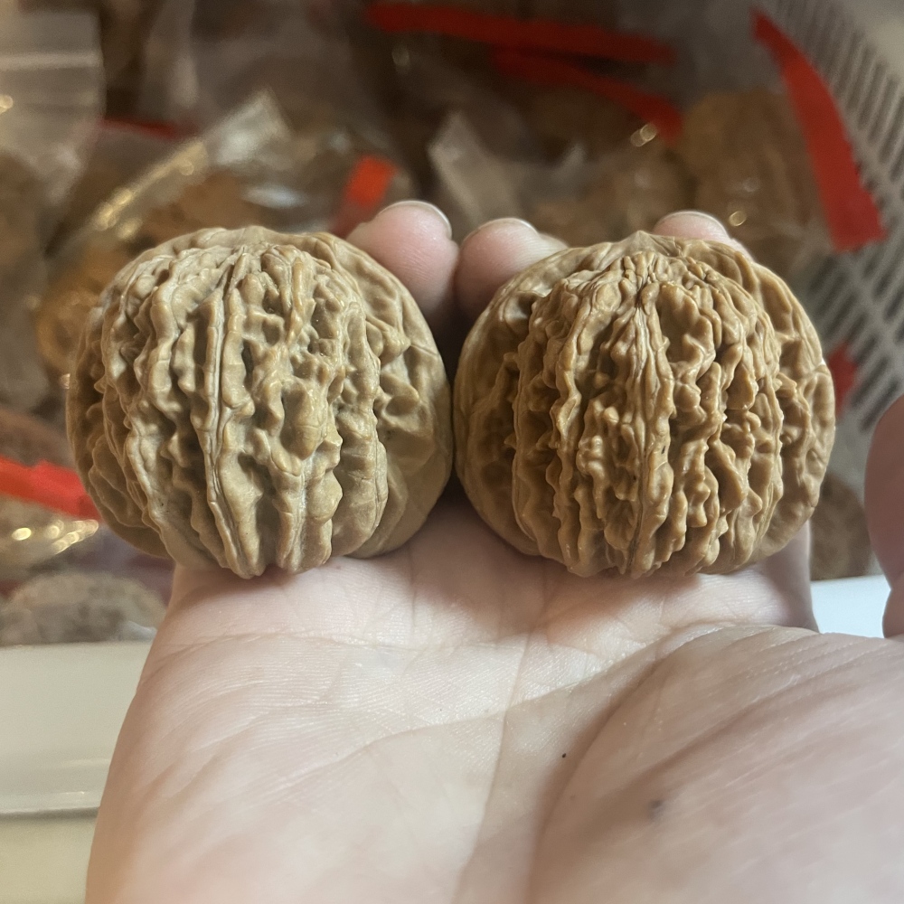 White Lion Head, Nanjiangshi Lion Head, Sizuolou Lion Head Wenwan Walnuts, 3 Pairs for $100, Natural Taihang Mountain Collection Grade Hand Play Pieces