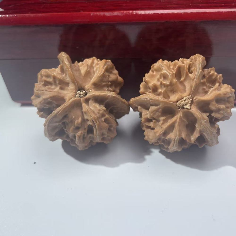 Panshan Three Ridges Wenwan Walnuts Rare Collection Hand Play Balls Premium Three Ridges Wenwan Walnuts for Fingertip Exercise & Health Care Rare Panshan Three Ridges Walnuts Luxury Gift  Collection Grade Natural Three Ridges Wenwan Walnuts Hand Play Bal
