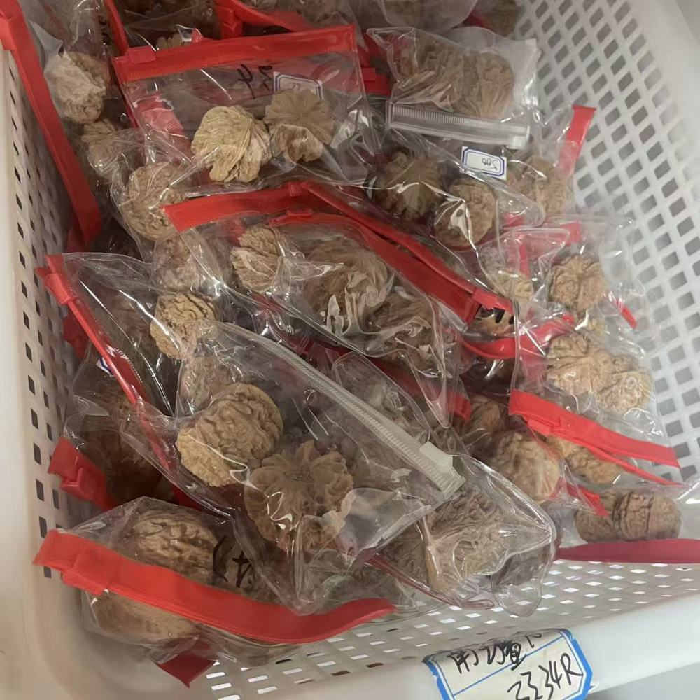 Panshan Three Ridges Wenwan Walnuts Rare Collection Hand Play Balls Premium Three Ridges Wenwan Walnuts for Fingertip Exercise & Health Care Rare Panshan Three Ridges Walnuts Luxury Gift  Collection Grade Natural Three Ridges Wenwan Walnuts Hand Play Bal