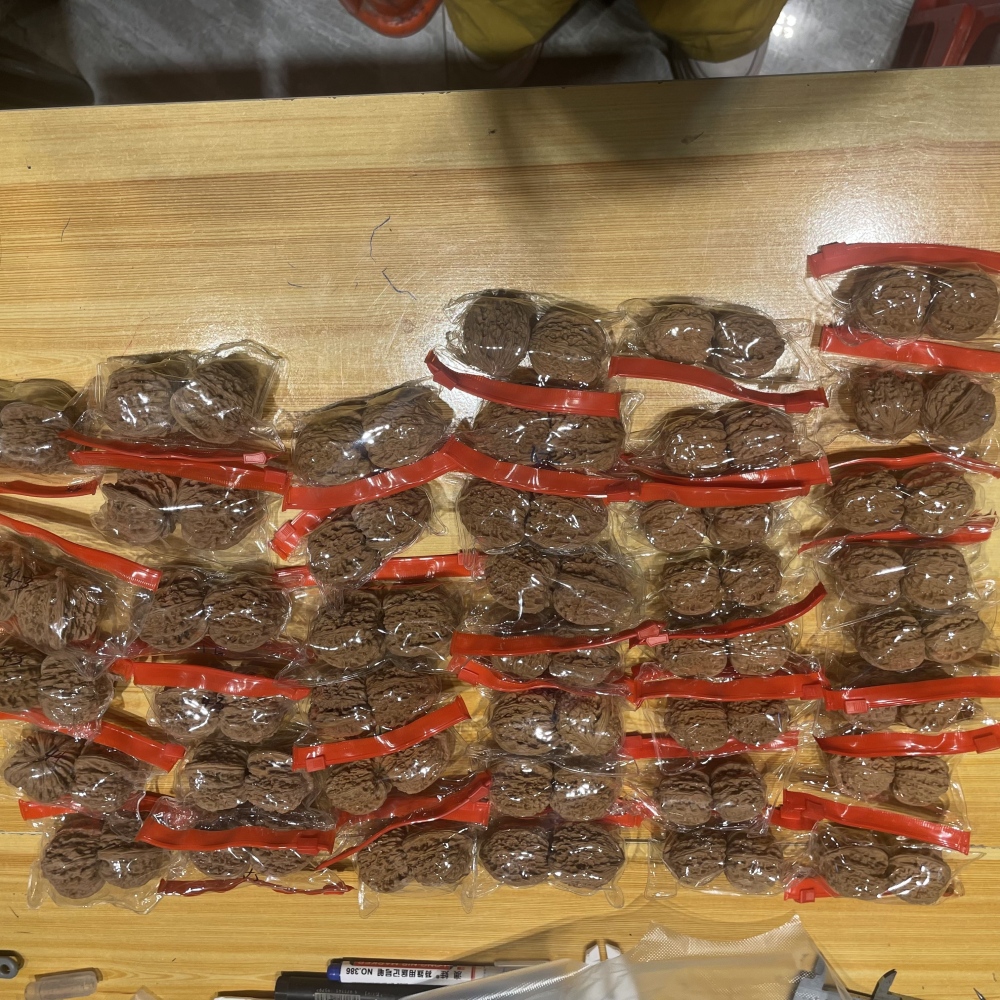 White Lion Head, Nanjiangshi Lion Head, Sizuolou Lion Head Wenwan Walnuts, 3 Pairs for $100, Natural Taihang Mountain Collection Grade Hand Play Pieces