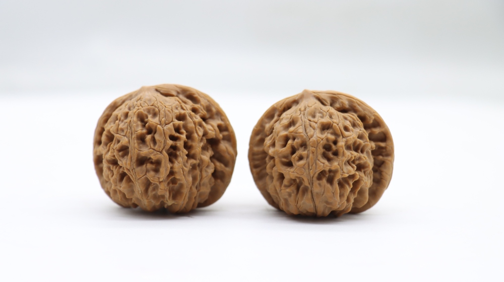Water Dragon Pattern Two-Edge Antique Walnuts, Natural Wild Raw Fruit, Precision Matching, Easy Patina Redening, Collection-Grade Handheld Ornament