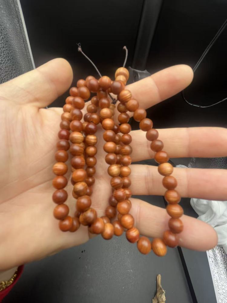 Handmade Natural Arborvitae Neck Chain | Aromatic Wooden Wenwan Necklace, Collectible & Playable, Patina-Forming, Perfect for Wenwan Enthusiasts