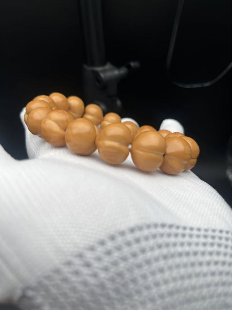 Natural Peach Pit Bracelet, Handmade Cultural Plaything, Collectible Beaded Bracelet for Men Women, Wearable & Playable, Will Turn Red After Long-Term Play