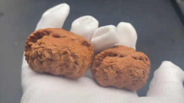 Hand-Carved Lucky Golden Toad Wenwan Walnut | Collectible Grade Hand-Matched Pair | Natural Old Tree Material | High Patina Potential & Wealth Blessing