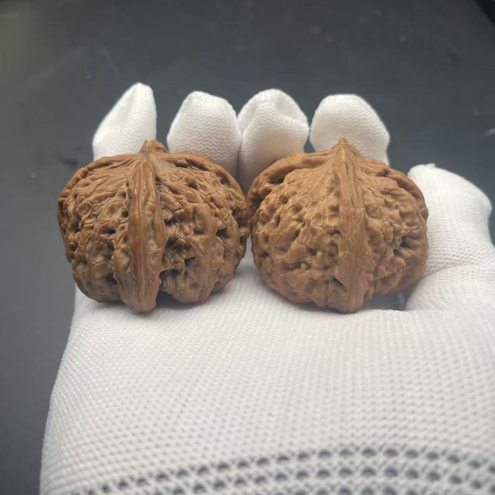 Premium White Lion Four-Edge Wenwan Walnuts, Natural Hand-Picked Hardwood Walnuts for Hand Play, Meditation, Collection & Gift, High-Quality Texture & Symmetrical Shape, Ready to Patina