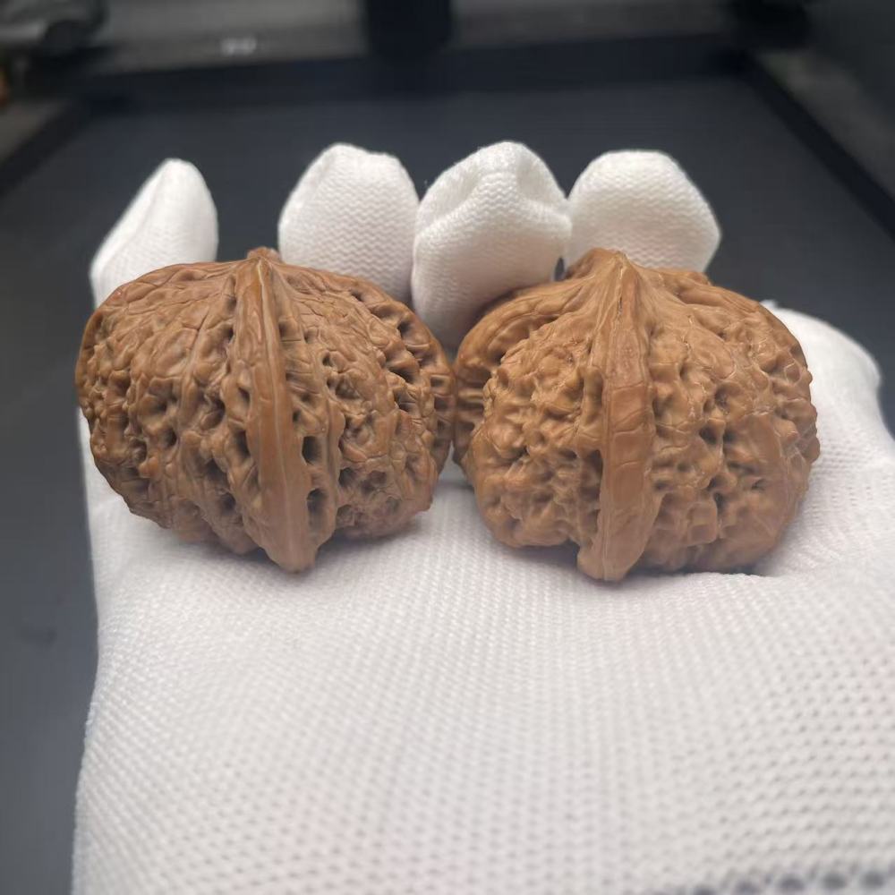 Premium White Lion Four-Edge Wenwan Walnuts, Natural Hand-Picked Hardwood Walnuts for Hand Play, Meditation, Collection & Gift, High-Quality Texture & Symmetrical Shape, Ready to Patina
