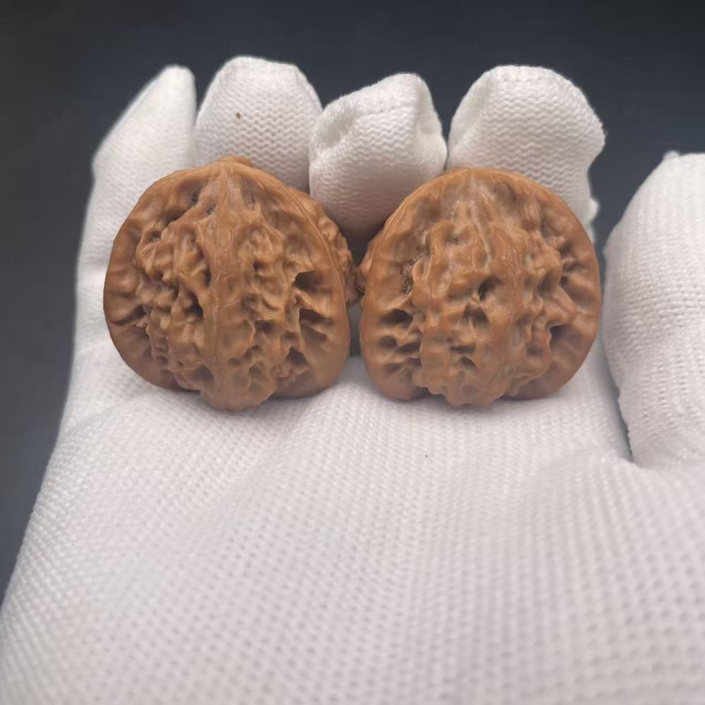 Premium Qinmen Triangular Wenwan Walnut, Natural Hand-Picked Gourd Walnut for Collection & Play, High-Quality Matured Walnut with Smooth Texture