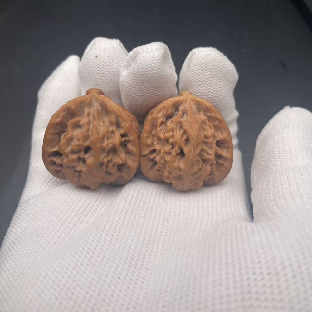 Premium Qinmen Triangular Wenwan Walnut, Natural Hand-Picked Gourd Walnut for Collection & Play, High-Quality Matured Walnut with Smooth Texture