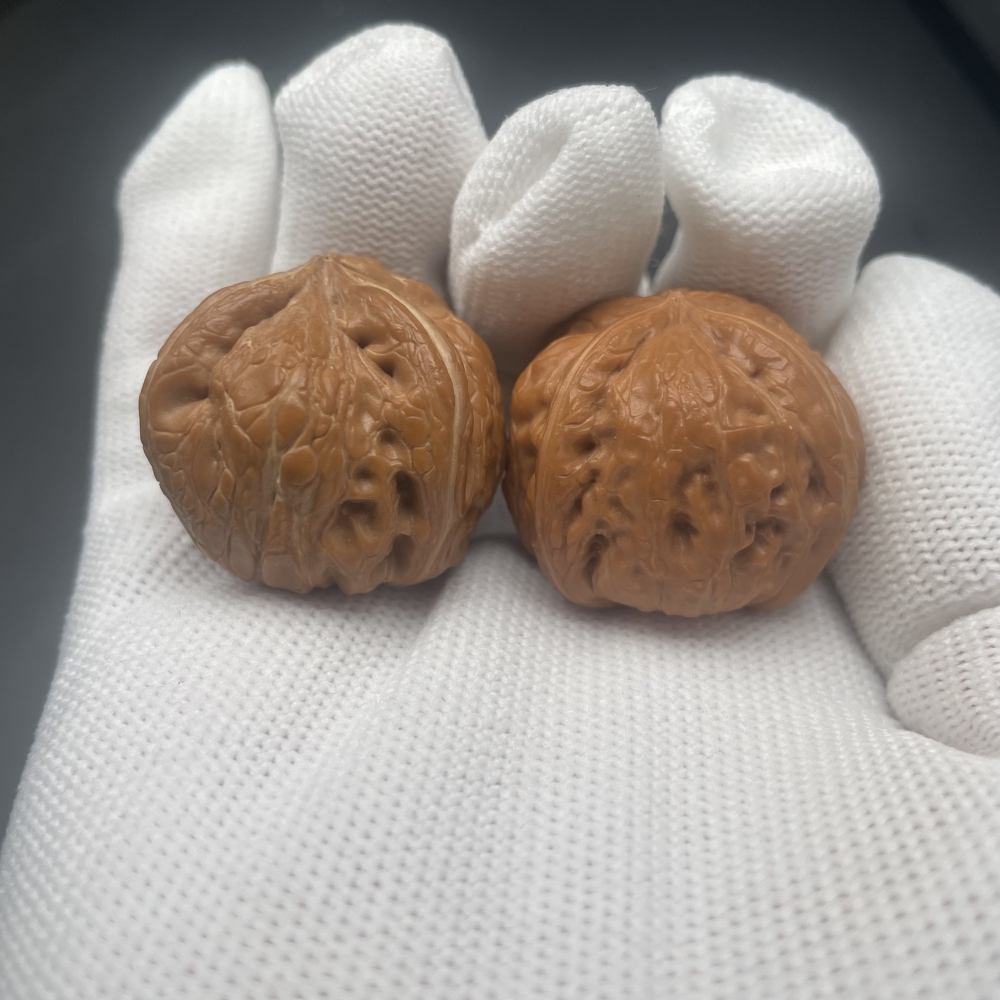Pinggu Yuanbao Three-Ridge Wenwan Walnut Pair, Natural Wild Handheld Collectible, Wellness Massage Walnut for Palm Exercise