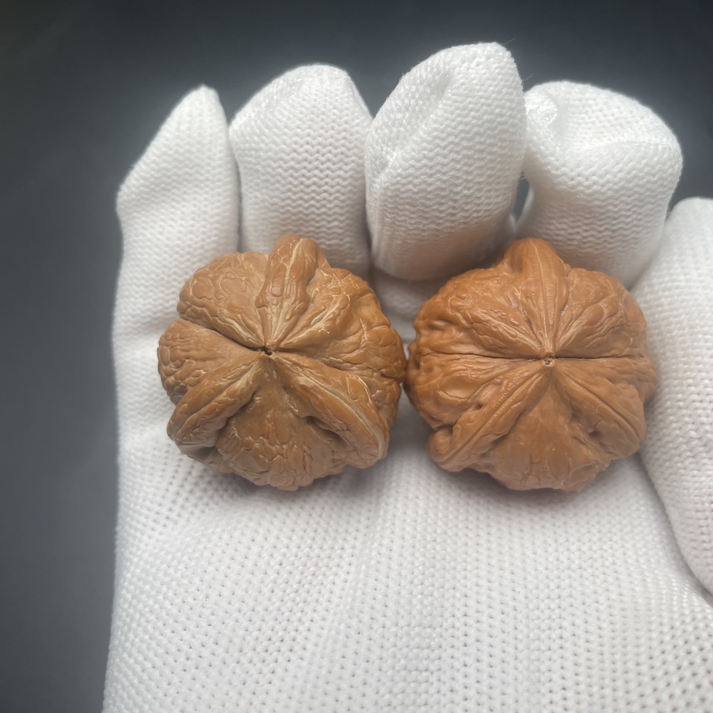Pinggu Yuanbao Three-Ridge Wenwan Walnut Pair, Natural Wild Handheld Collectible, Wellness Massage Walnut for Palm Exercise