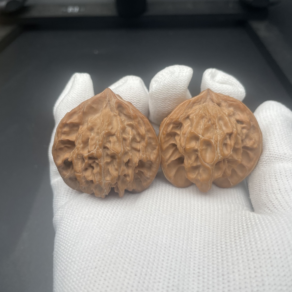 Rare 3-Ridged Qinling Chinese Walnuts | Handmade Health Walnuts for Stress Relief & Collection