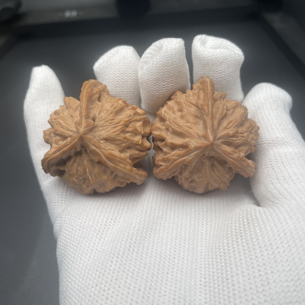 Rare 3-Ridged Qinling Chinese Walnuts | Handmade Health Walnuts for Stress Relief & Collection