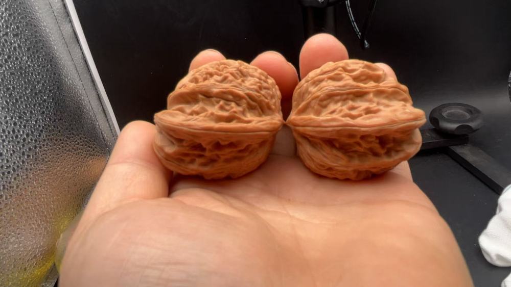 Chinese Millstone Bird Pattern Wenwan Walnuts - Handmade Health Walnuts for Stress Relief, Hand Exercise & Collectible Investment